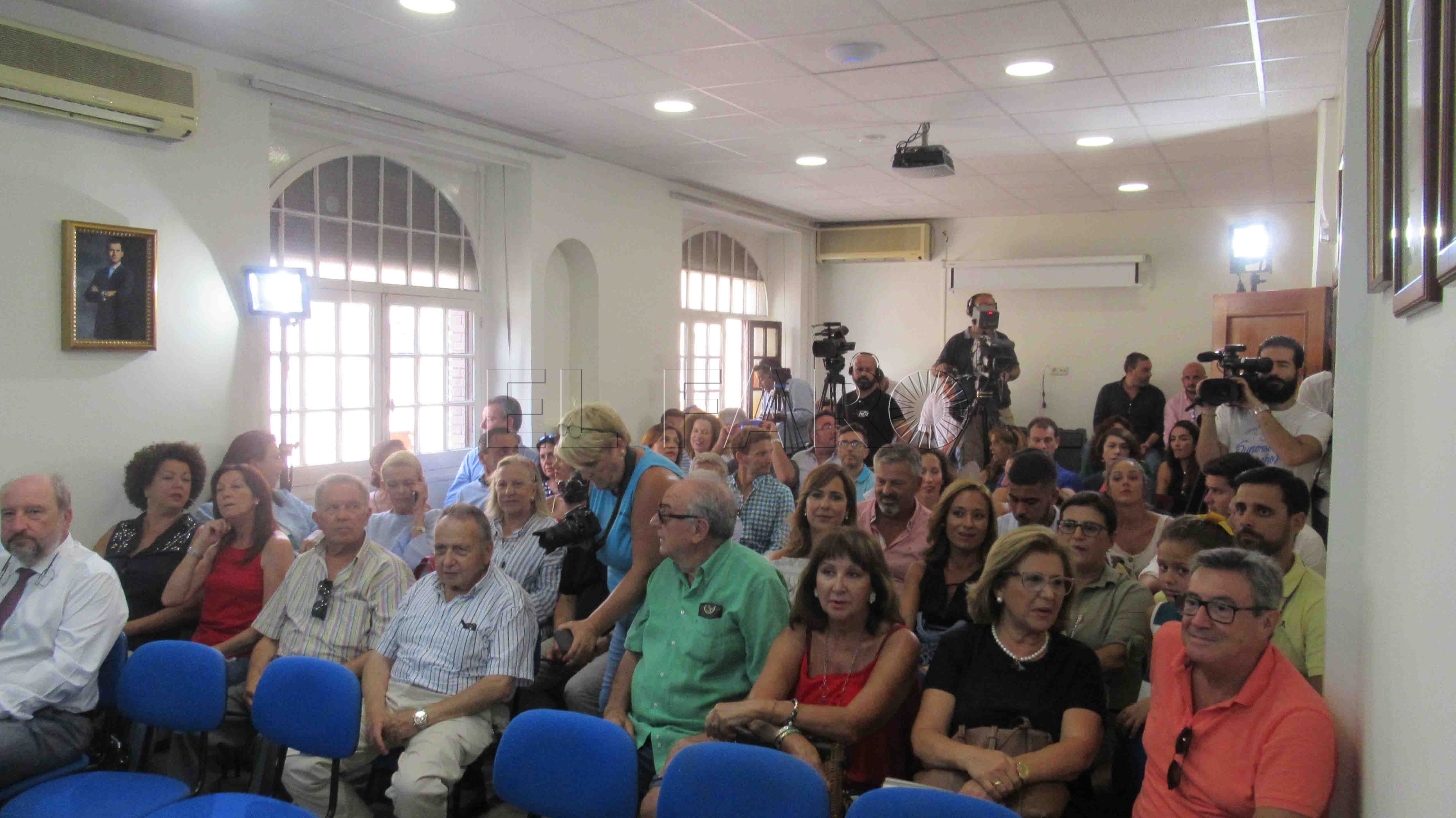 La próxima presidencia del PP se debate en las redes sociales