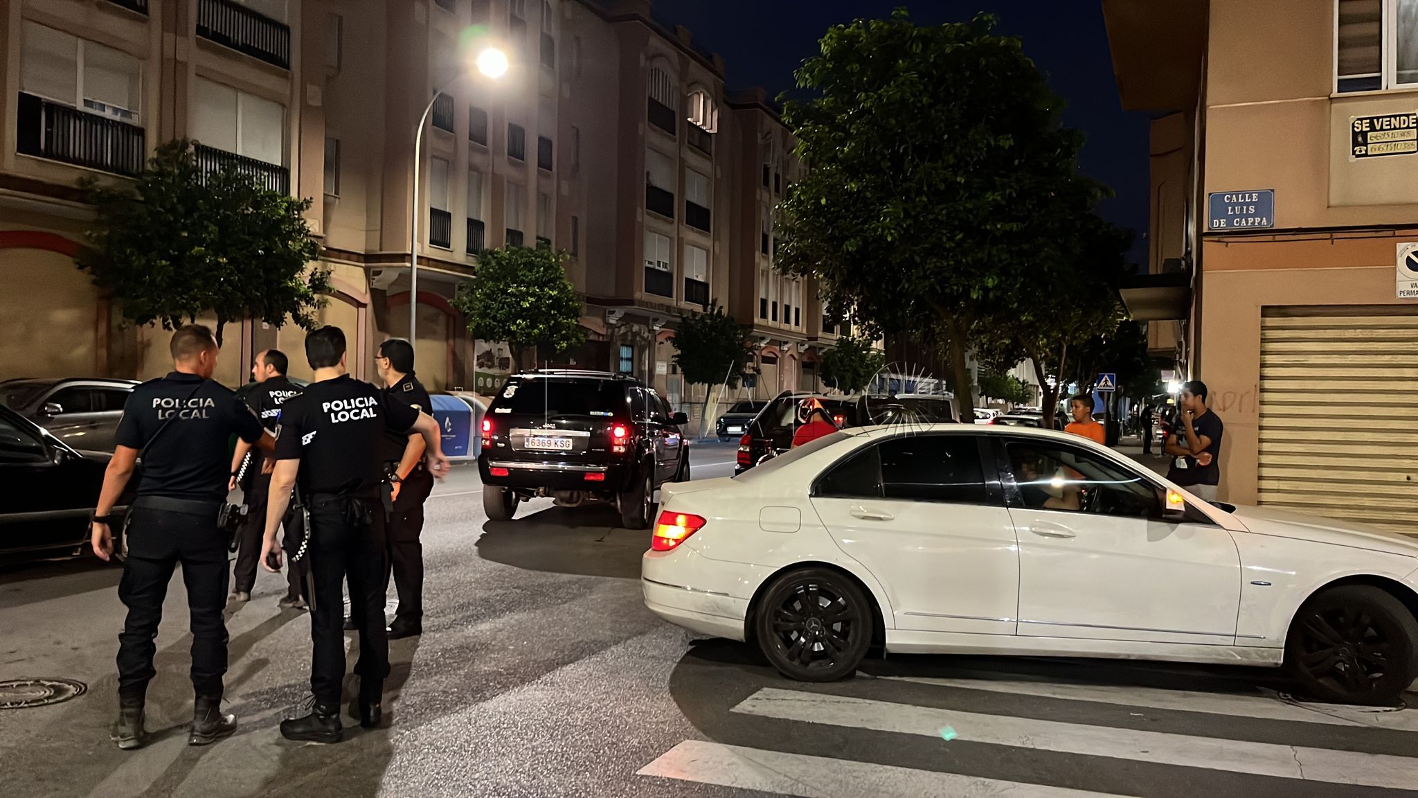 Un motorista, trasladado al Hospital Comarcal tras chocar con un coche