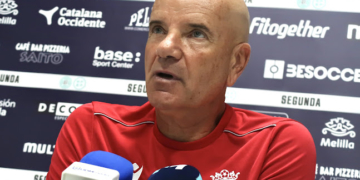 Miguel Rivera, técnico unionista, durante su comparecencia ante los medios de comunicación.