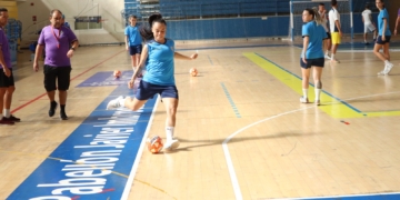 La ala brasileña Jheniff Karonlay durante uno de los entrenamientos llevados a cabo durante la pretemporada.