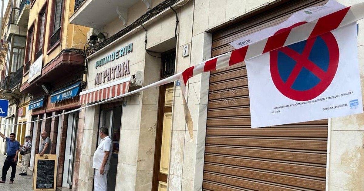 Limpieza de choque en la calle Castelar del centro de Melilla