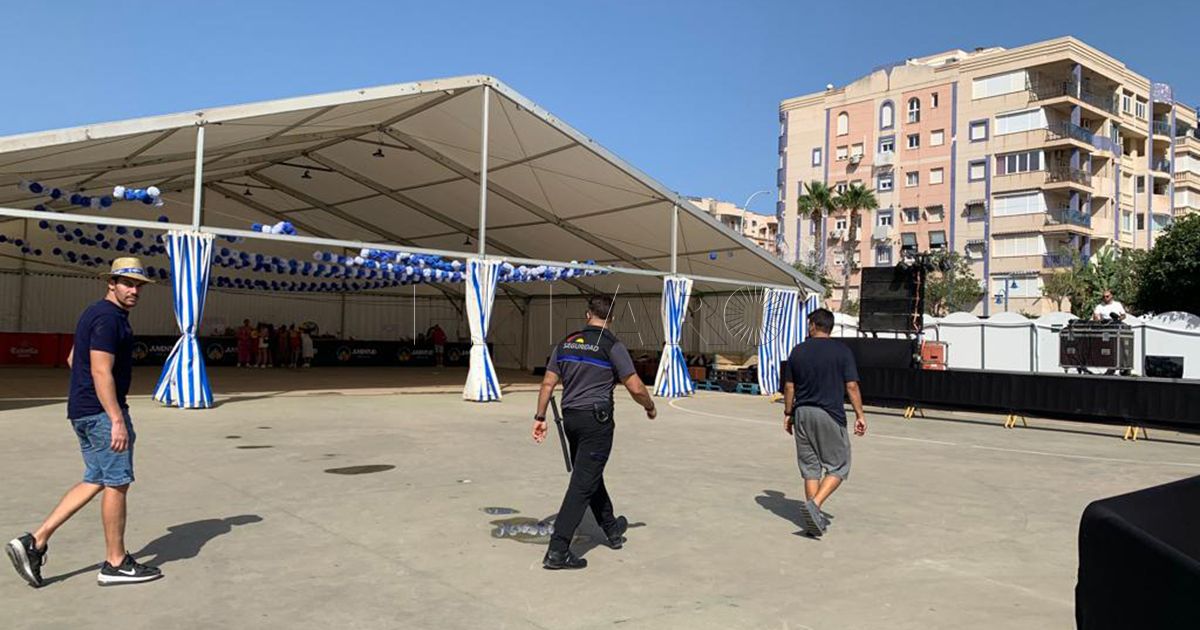 Poca asistencia a la fiesta temática de la Caseta Joven