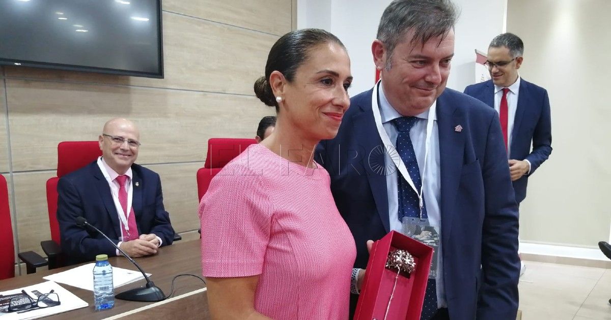 Los abogados y los administradores de fincas entregan sus biznagas de plata