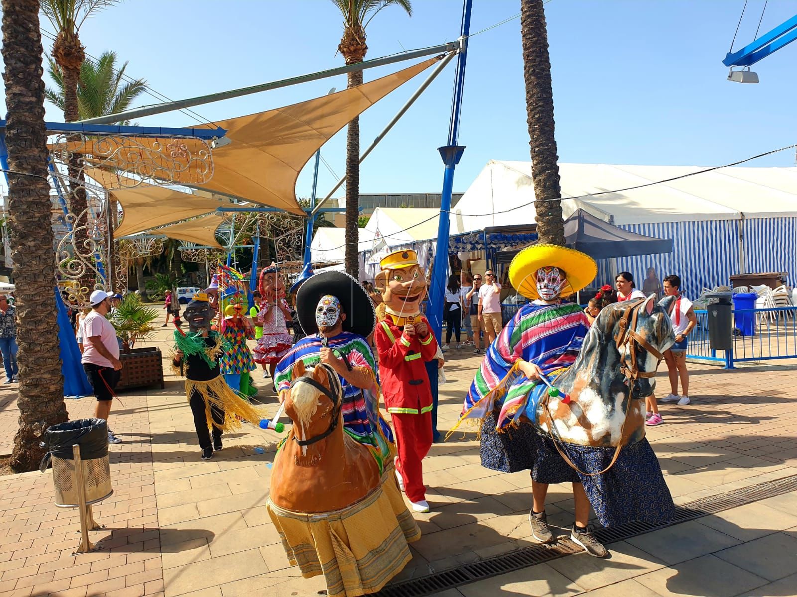 Vuelven los pasacalles al Real de la Feria