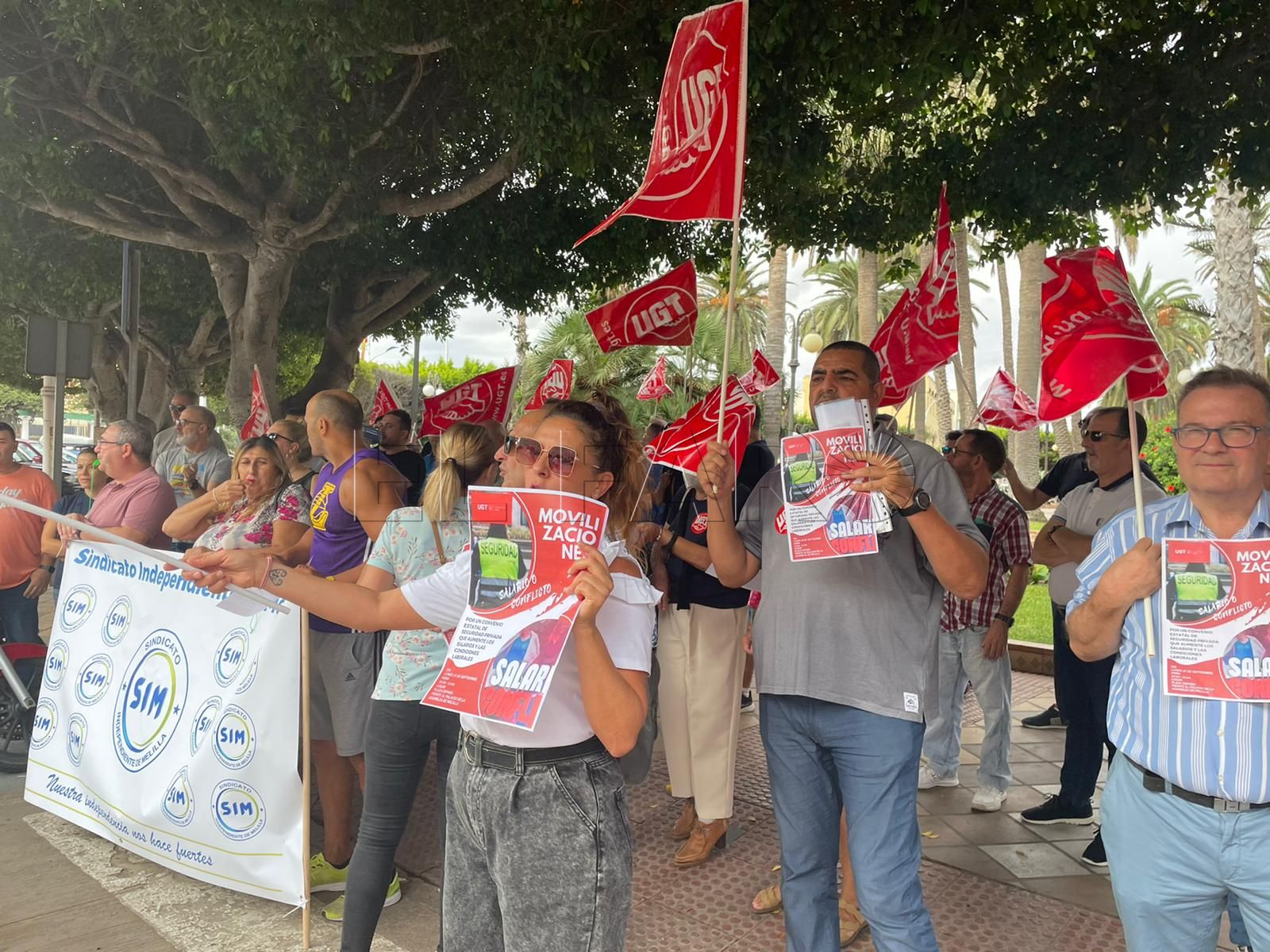 Protesta del sector de la seguridad privada en la Plaza de España