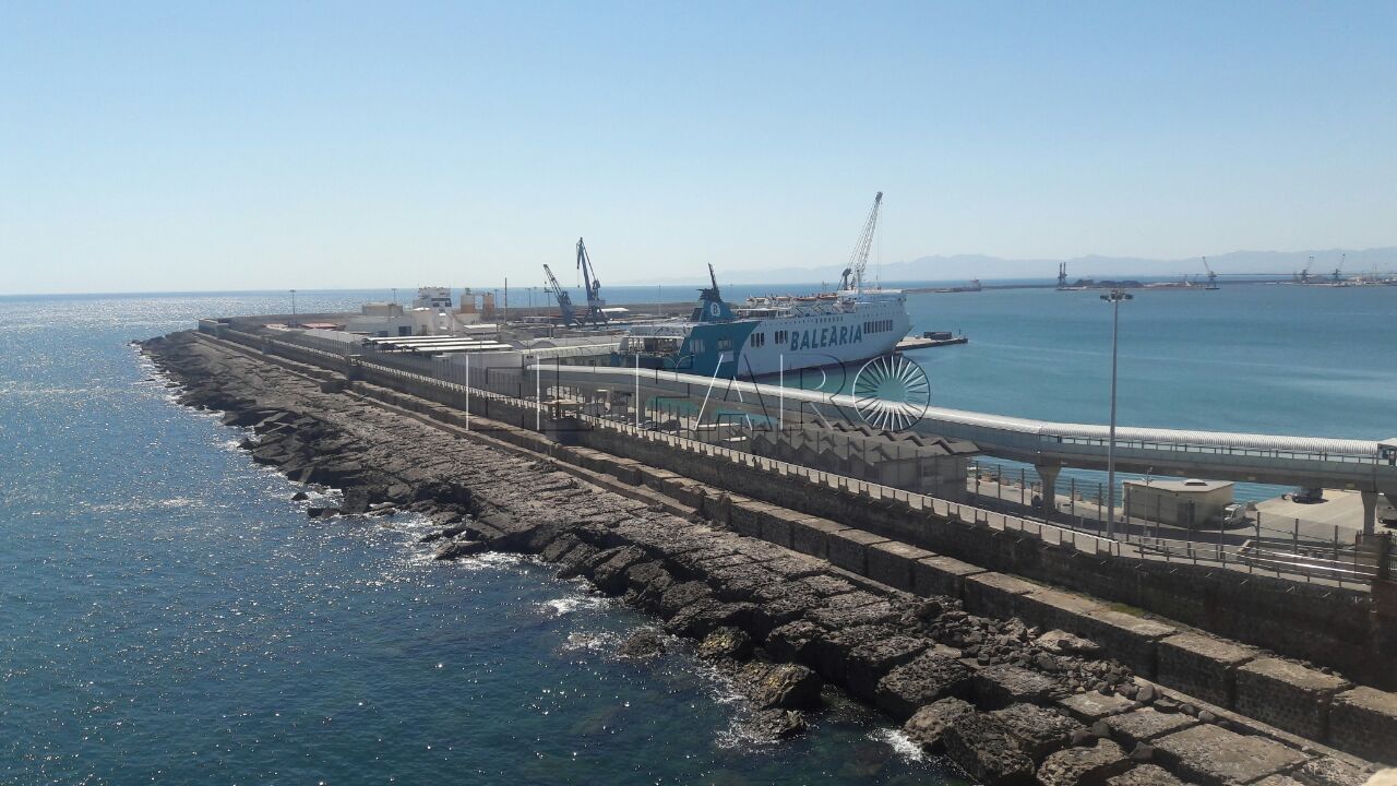 Aparece otro cuerpo flotando cerca de la escollera del puerto