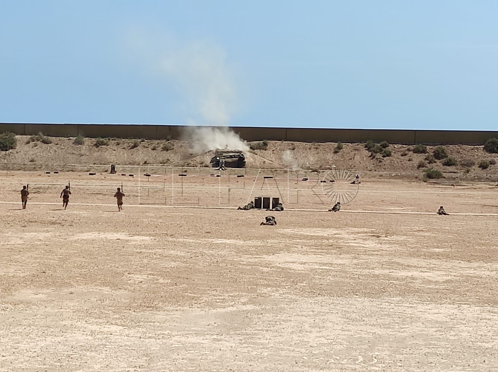 Los Regulares realizan ejercicios de fuego real en Rostrogordo