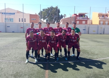 Imagen de uno de los once iniciales de la escuadra melillense en una competición liguera en la que de momento no conocen la victoria ni han podido celebrar ningún gol.