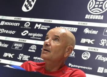 Miguel Rivera, técnico unionista, durante su comparecencia  de ayer martes ante los medios de comunicación.