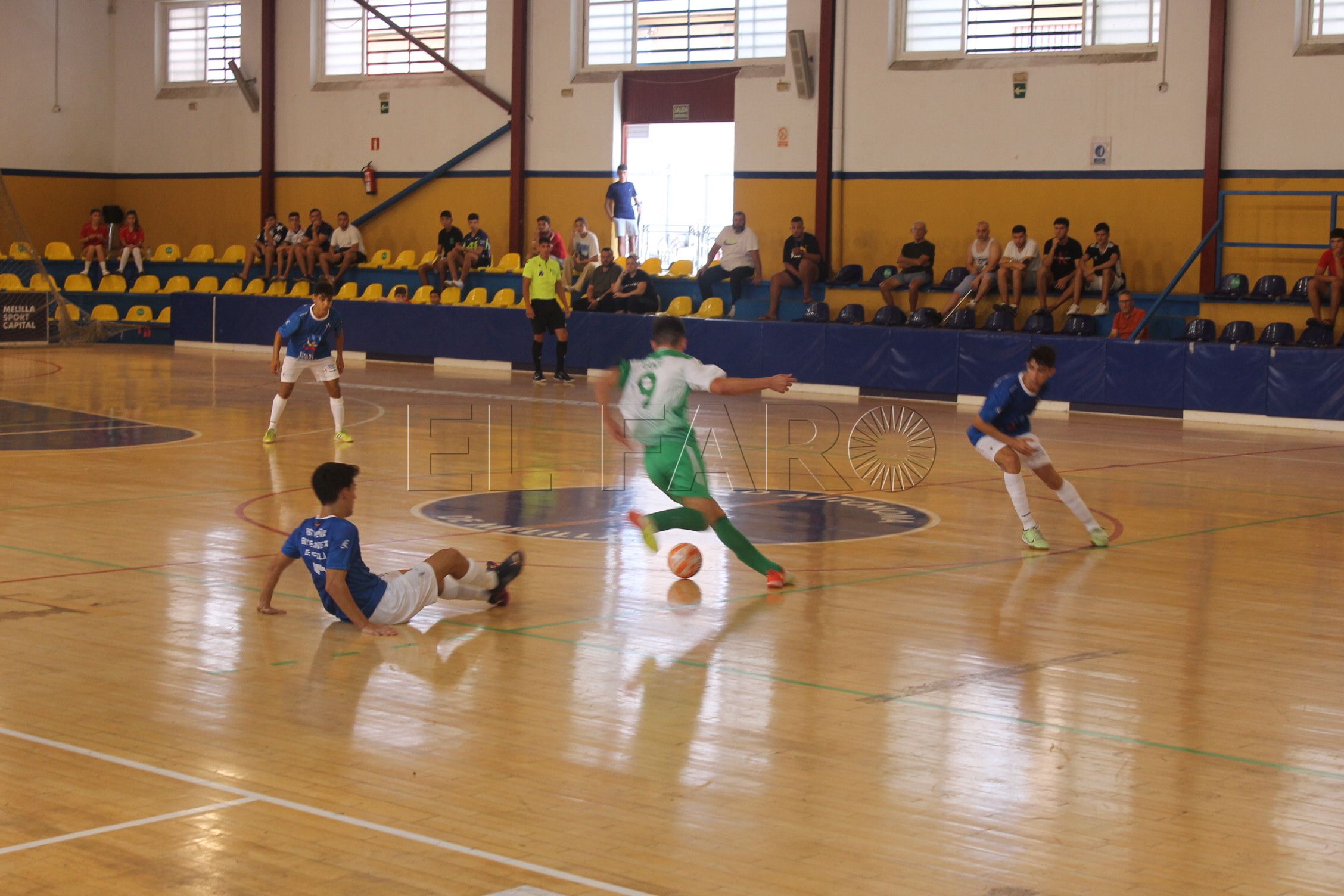 Peña Barcelonista y Peña Real Madrid intentan levantar el vuelo en la División de Honor Juvenil