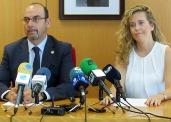 A la izquierda Fernando Portillo, juez decano de Melilla.
