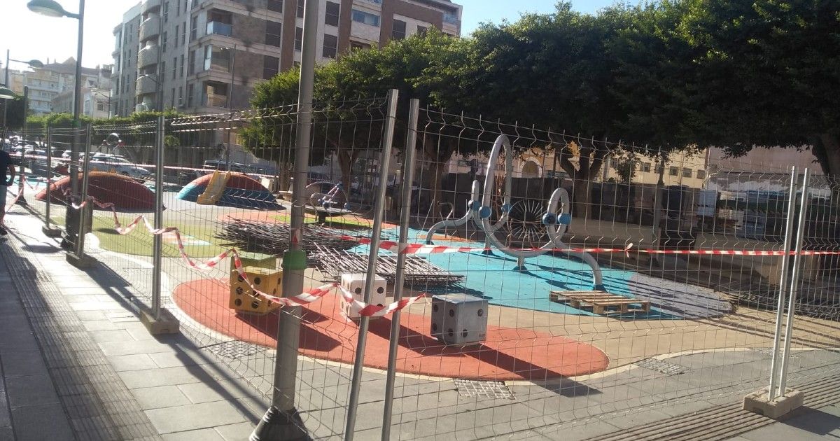 Medio Ambiente inicia las obras para vallar el parque infantil de Pedro Navarro