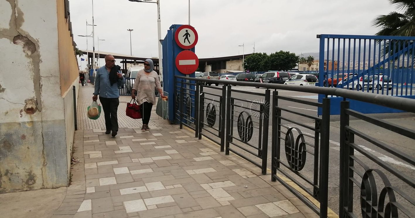 Siguen las largas esperas en la frontera, con mayor tránsito a Melilla