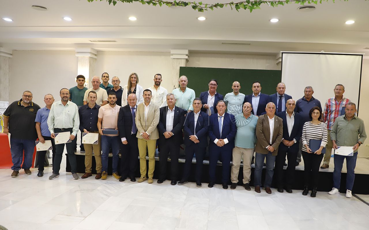 El Día del Entrenador de la Real Federación Melillense de Fútbol se celebra con éxito