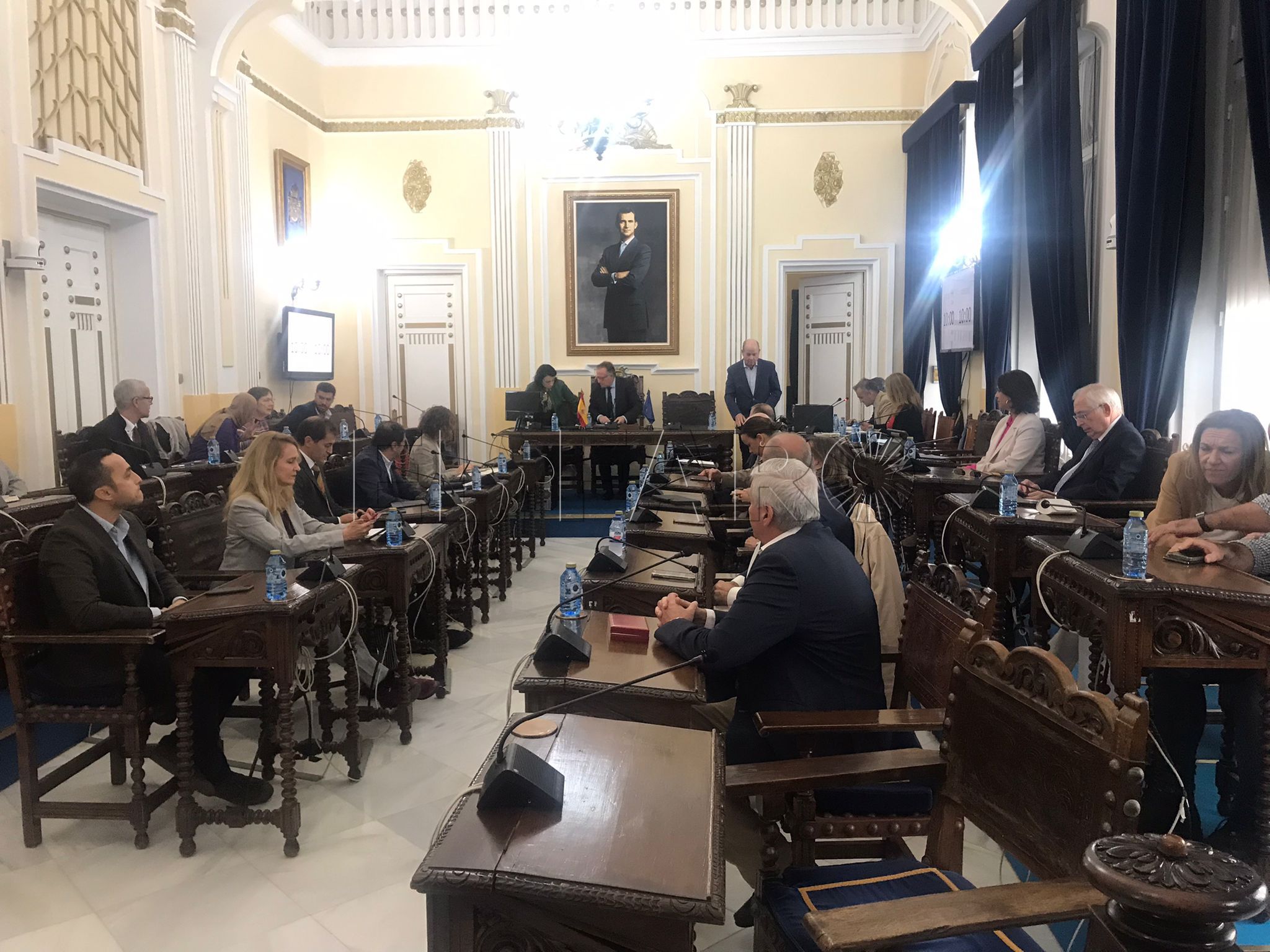 Pleno bronco con acusaciones cruzadas de borracheras