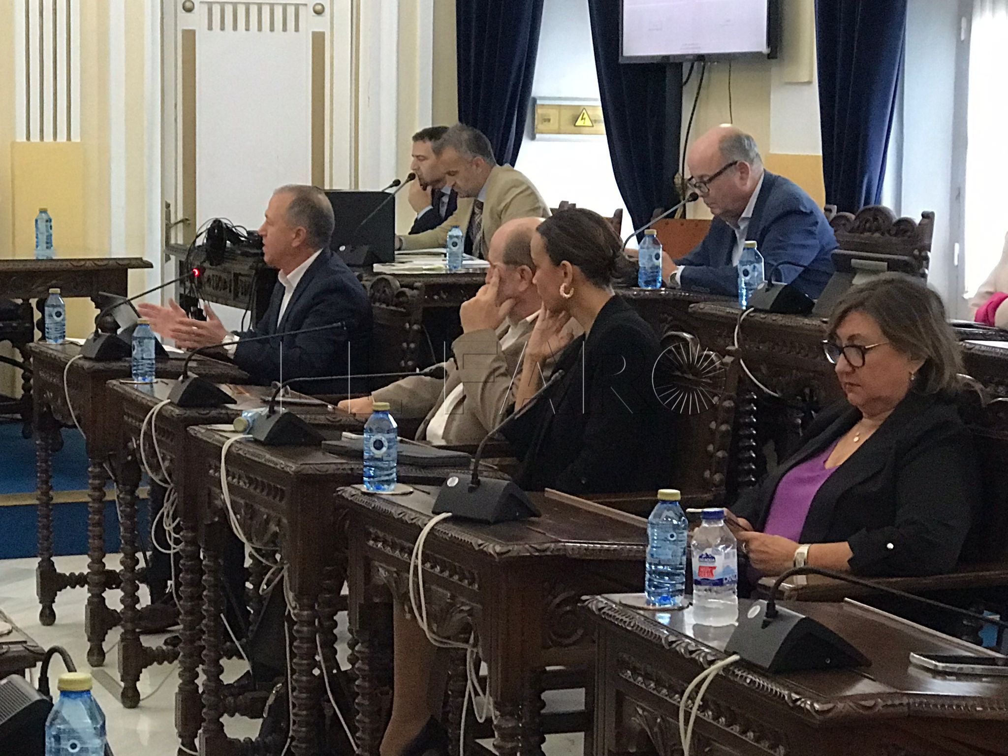 Cruce de acusaciones entre De Castro y el PP a costa de las peleas entre socios del Gobierno