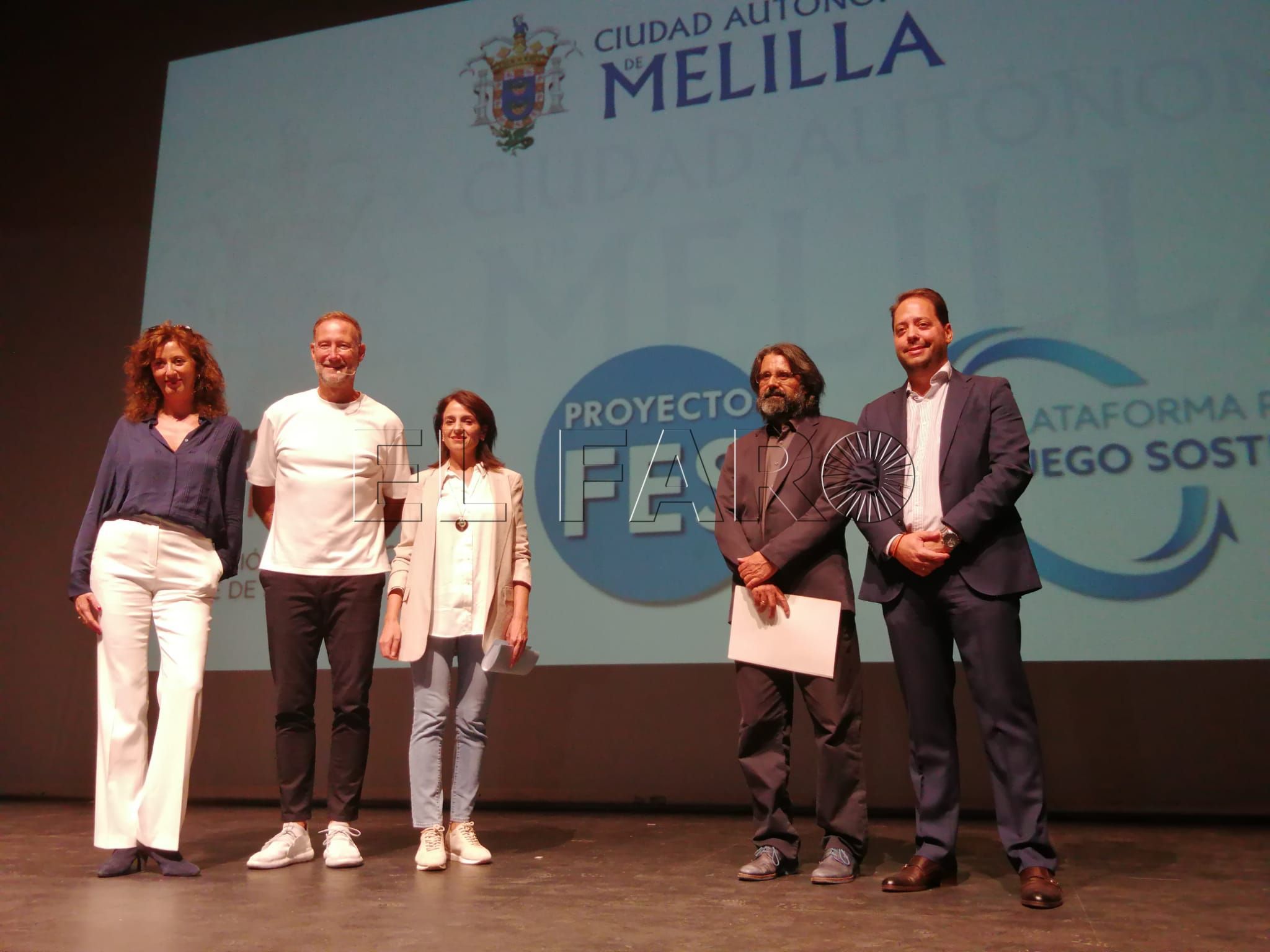 Dunia Almansouri y el proyecto FES, en la portada de la web AzarPlus
