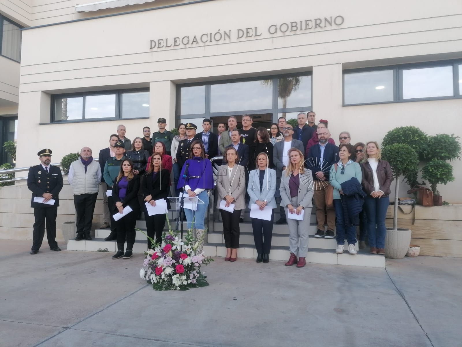 Delegación del Gobierno y autoridades locales muestran su rechazo a las violencias machistas por el 25N