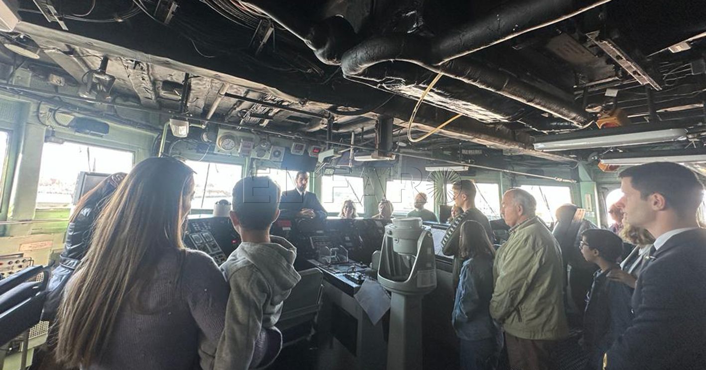 Más de 600 personas visitan las fragatas 'Navarra' y 'Canarias'