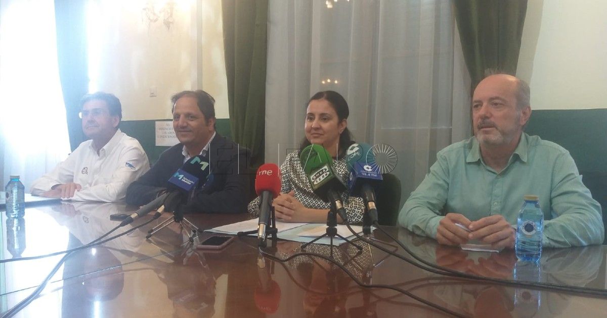 Sale adelante el convenio para potenciar el conocimiento del patrimonio de Melilla con kayaks