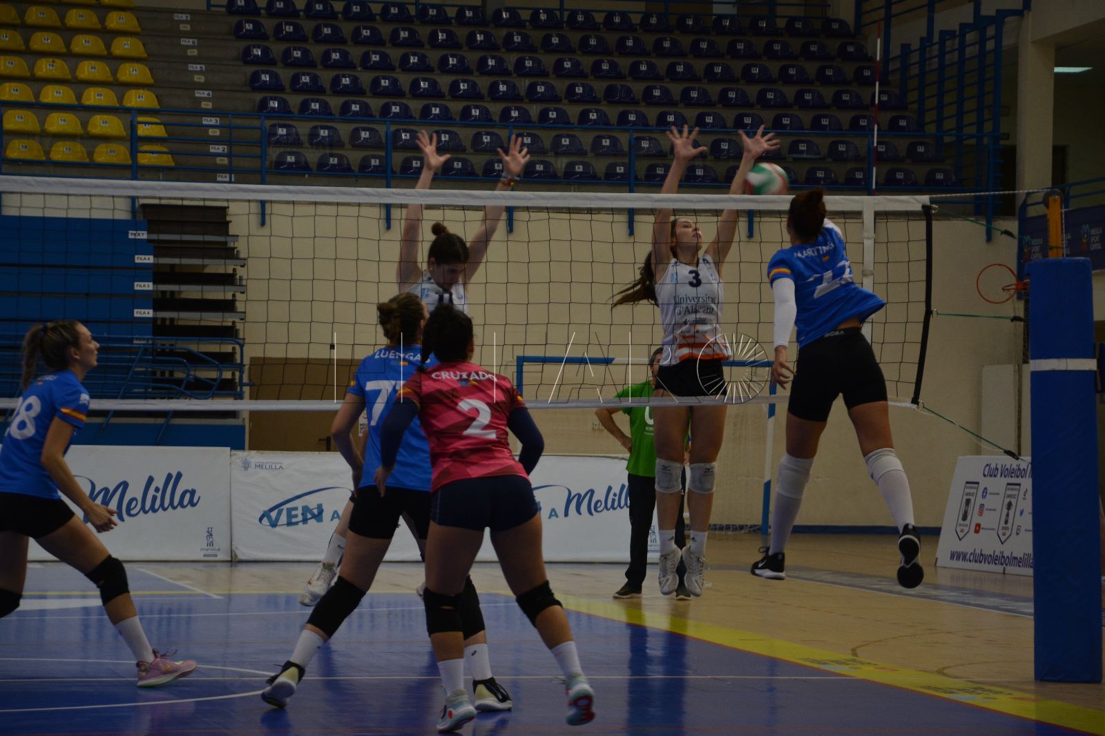 El CV Melilla femenino muestra sus credenciales al título