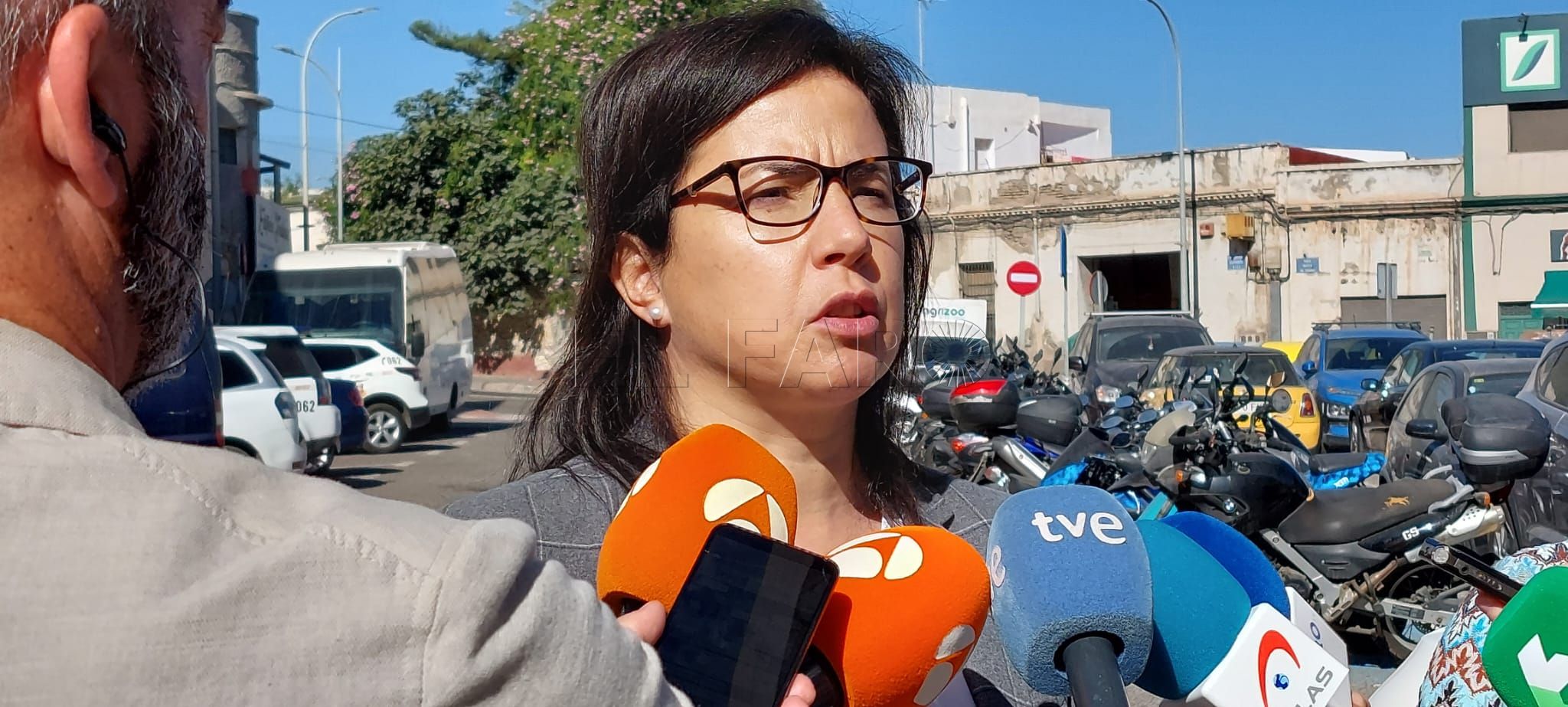 El PP critica que Interior no permite a los diputados entrar al paso fronterizo