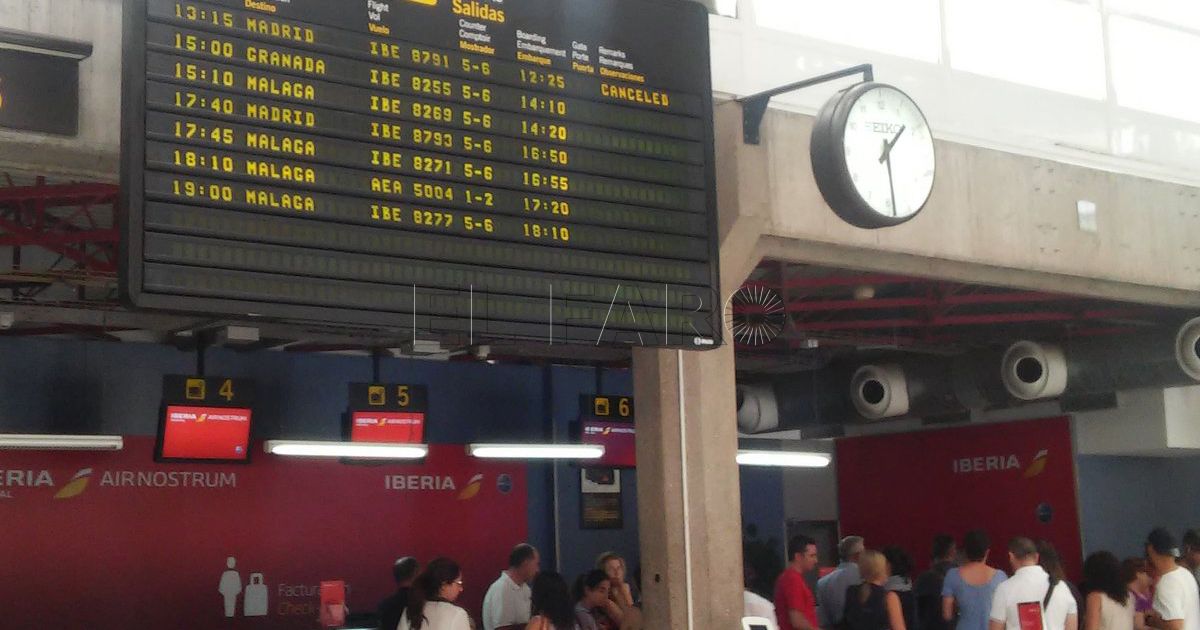 Comienzan los ejercicios militares y las cancelaciones y retrasos de vuelos de Melilla