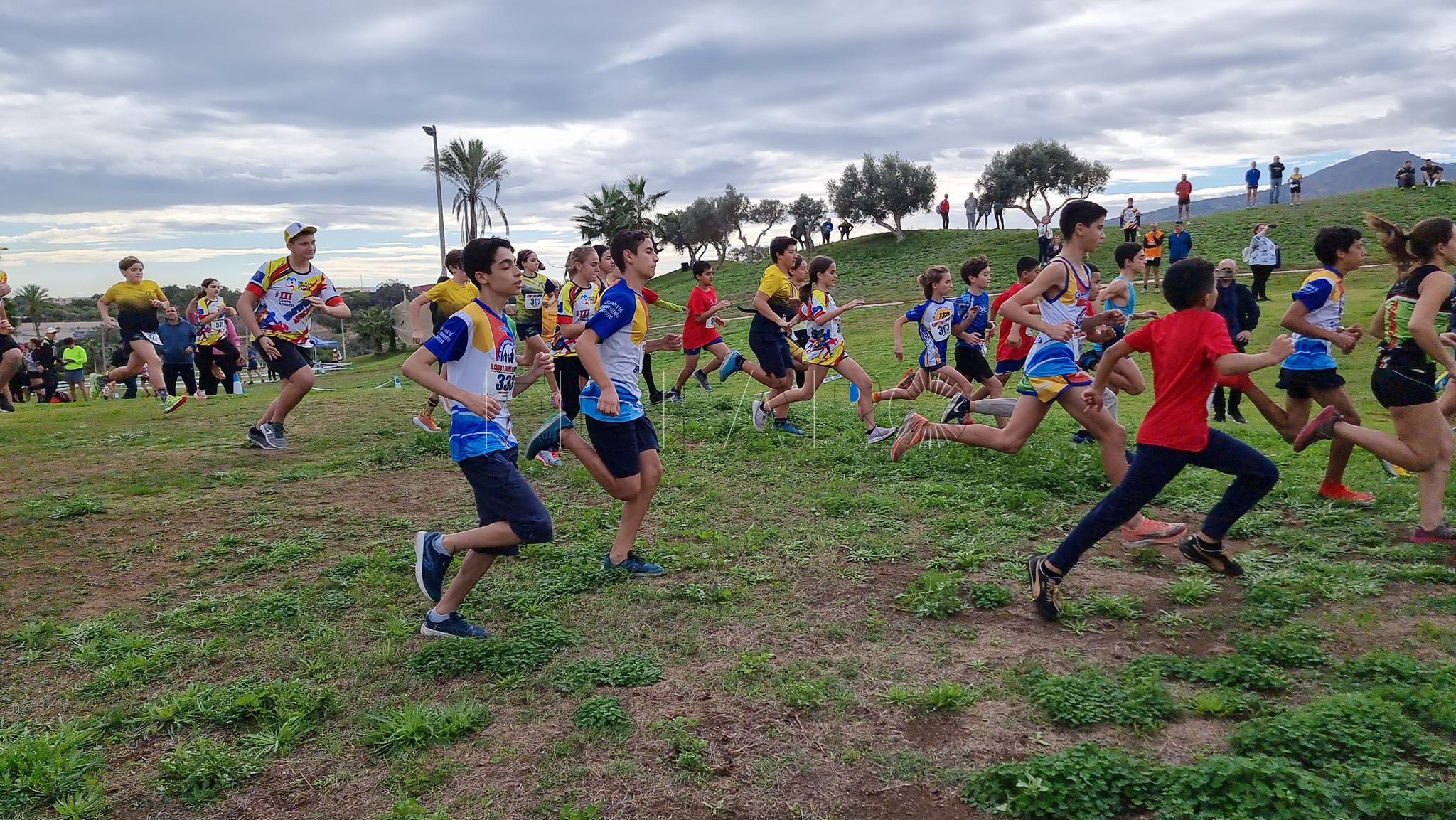 El atletismo melillense disfruta con el III Rompepiernas Melilla Sport Capital