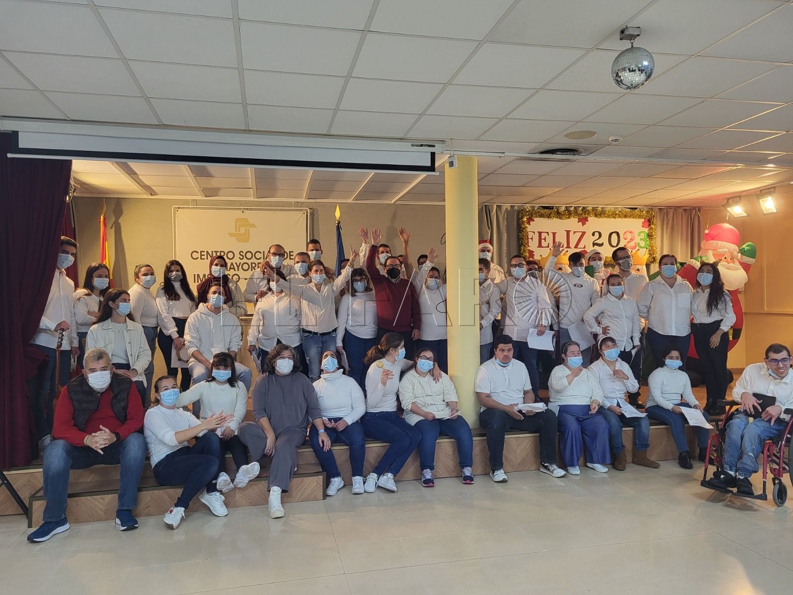 Aspanies y Aulas Culturales alegran la jornada a los socios del Centro de Mayores