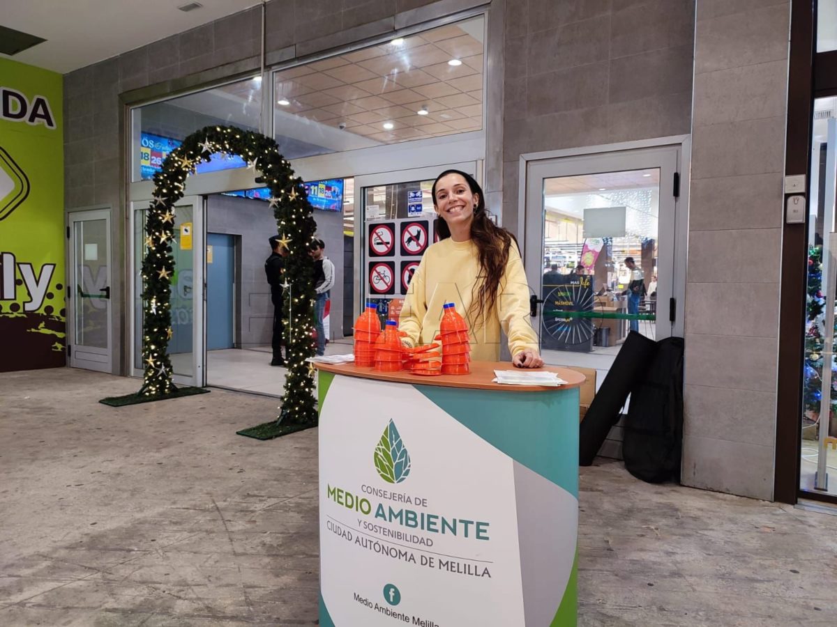 Medio Ambiente continúa con su campaña de sensibilización sobre reciclaje de aceite doméstico en Melilla