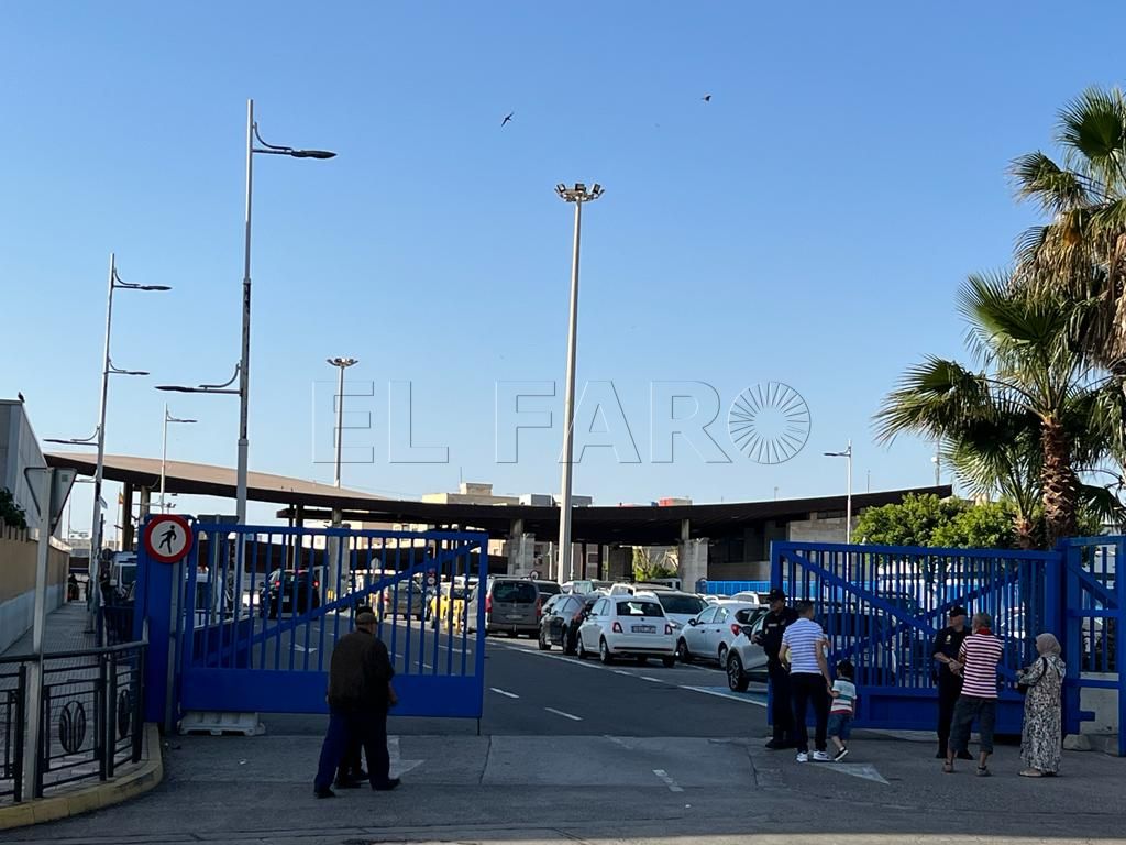 La verificación de documentos en la frontera española tarda un minuto