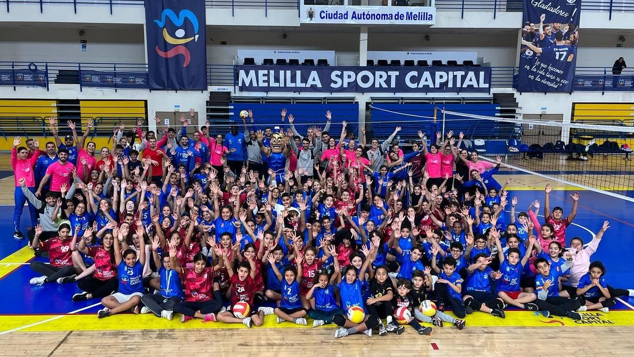 El Club Voleibol Melilla organiza unas jornadas con la base del club