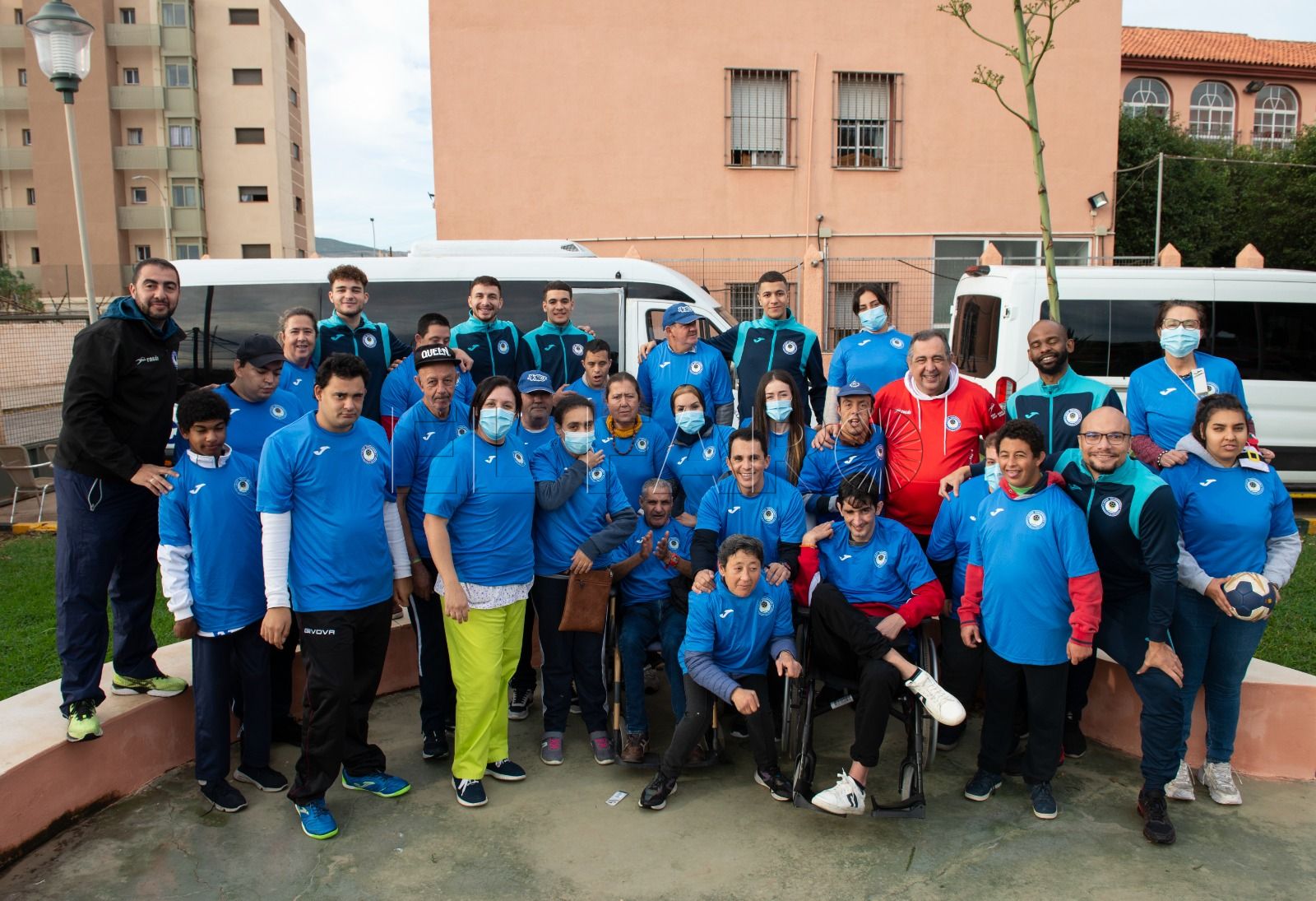 El MSC Virgen de la Victoria pasa el día con los usuarios del Gámez Morón