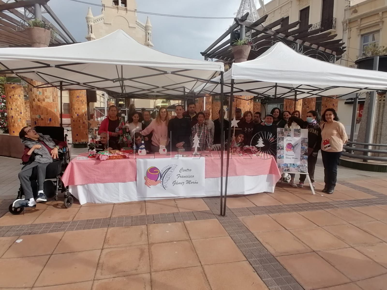 El Gámez Morón organiza un mercadillo navideño en la plaza Menéndez Pelayo