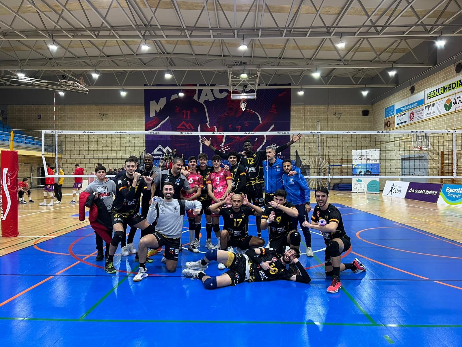 El CV Melilla se trae una victoria con polémica de Manacor