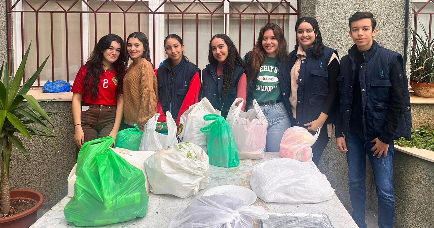 El IES Rusadir dona más de cien kilos de alimentos a la Conferencia Virgen de la Luz