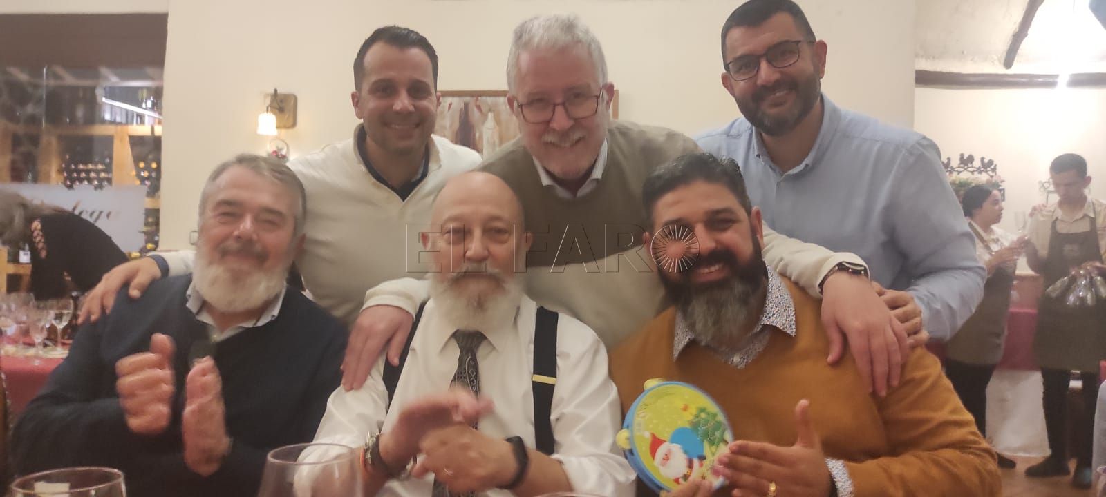 'Los Polillas' celebran la Navidad con una comida y muy buen ambiente