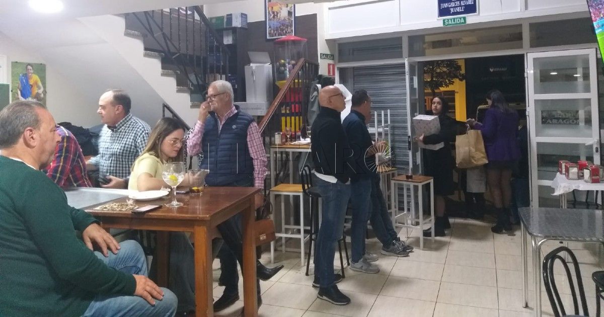 La dura derrota de la Selección Española enmudece al bar Aragón