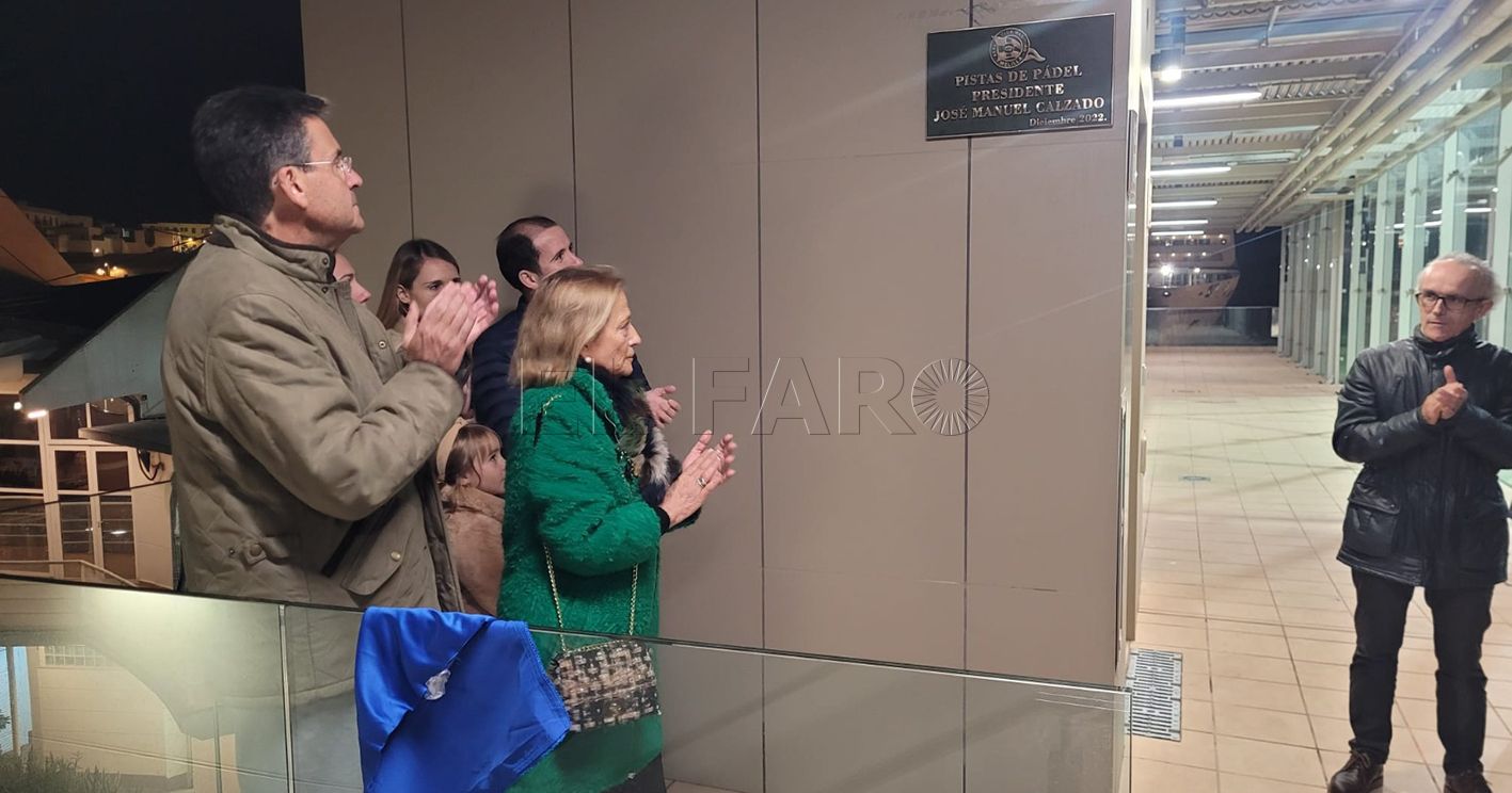 El Club Marítimo pone el nombre de José Manuel Calzado a una de sus pistas de pádel