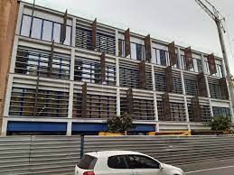 Aparcamiento en espiga en la nueva Jefatura de la Policía Local