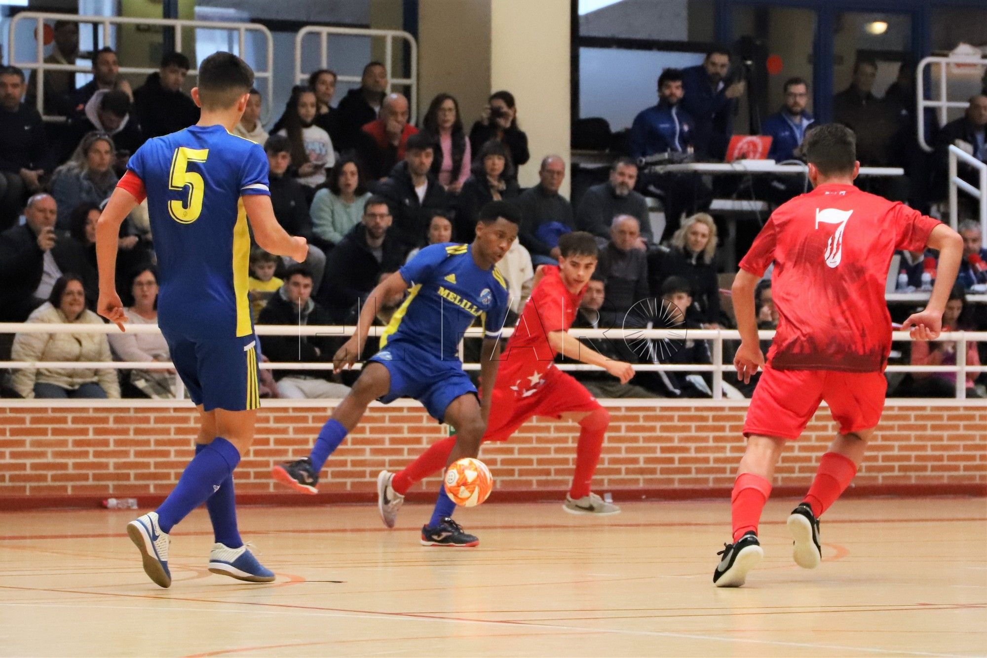 Melilla planta cara a Madrid