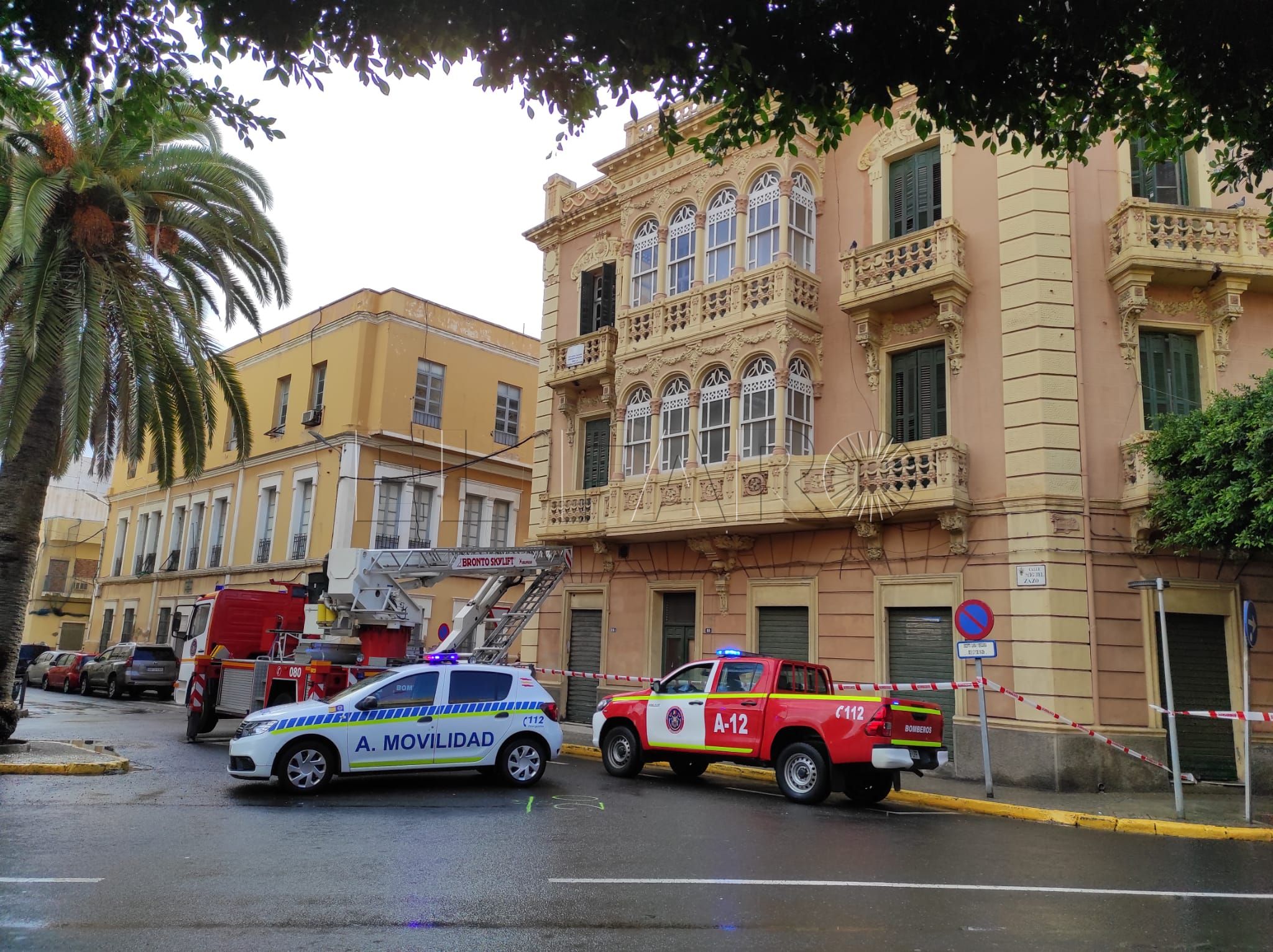 Caída de cascotes en un edificio de Miguel Zazo
