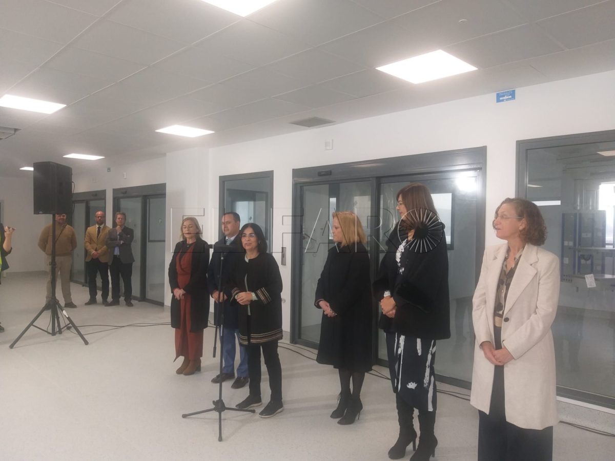 Carolina Darias: "Las fechas para la presidencia europea pueden ser un buen momento para la inauguración del Hospital Universitario de Melilla"