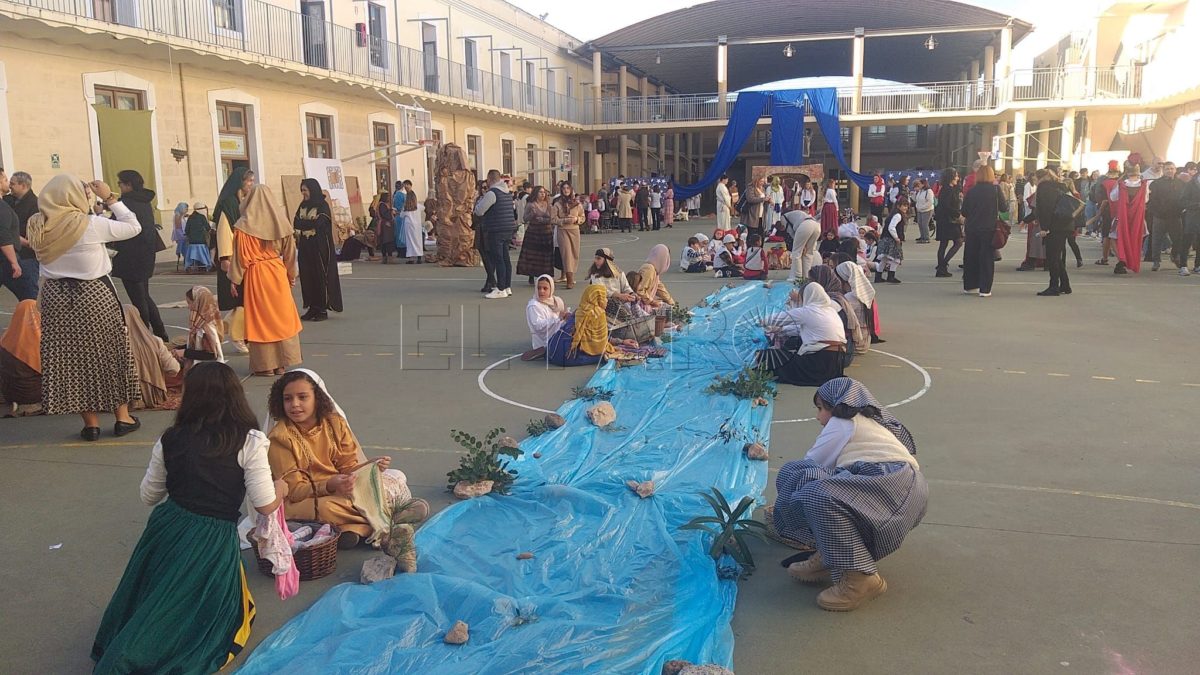 El Colegio La Salle 'El Carmen' de Melilla inaugura su Belén viviente