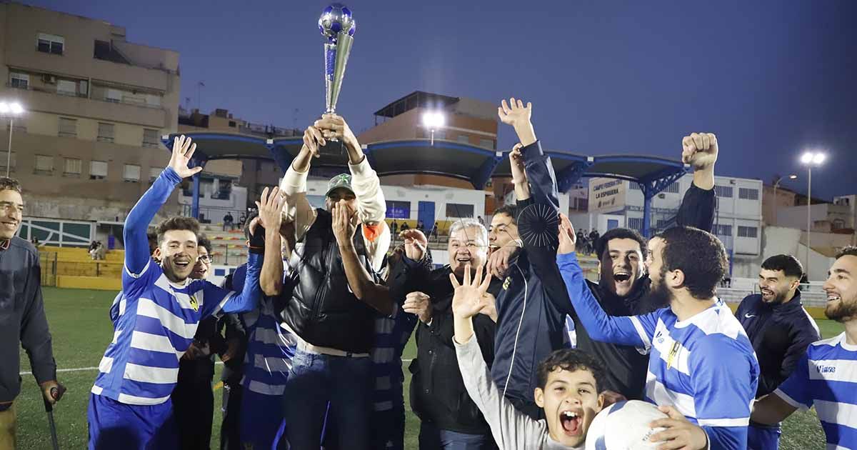 El Atlético Melilla logra la última copa en juego