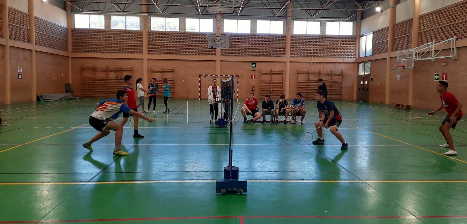 Gran participación en el torneo navideño de bádminton