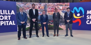 Almansa y Garbajosa, presidentes de la FMB y de la FEB, junto a De Castro, presidente de la CAM, Rachid Bussian, consejero de Deporte, y Alfonso Pérez