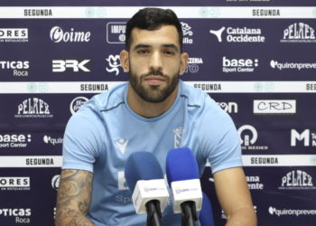 El futbolista canario durante su comparecencia ante los medios de comunicación en la matinal de ayer jueves.