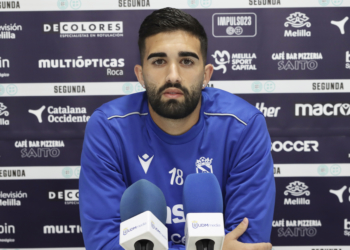 El futbolista almeriense durante su comparecencia ante los medios de comunicación en la matinal de ayer jueves.