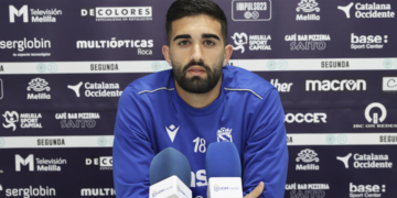 El futbolista almeriense durante su comparecencia ante los medios de comunicación en la matinal de ayer jueves.